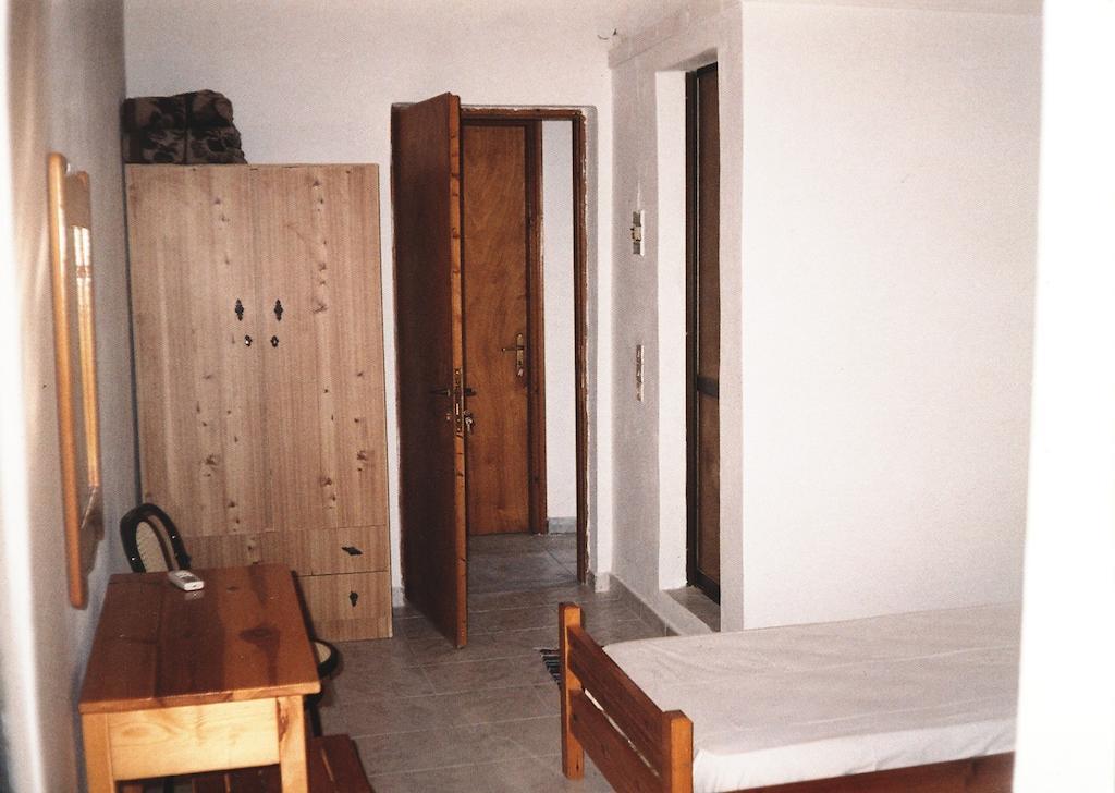 Dina'S Rooms Mesongí Chambre photo